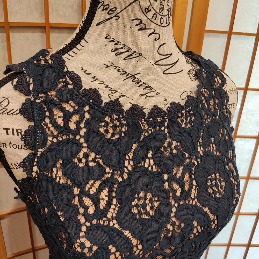 Jodi Kristopher Navy Blue and Tan Floral Lace Dress, Size 3, EUC! - Picture 3 of 6